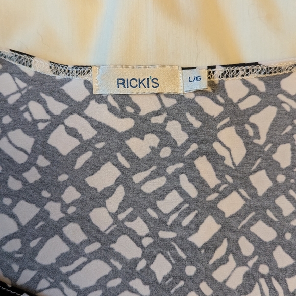 Lot of 3 szL Black sleeveless shirts VGUC - Picture 4 of 10